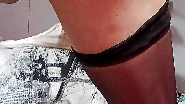 I pee in stockings, panties
