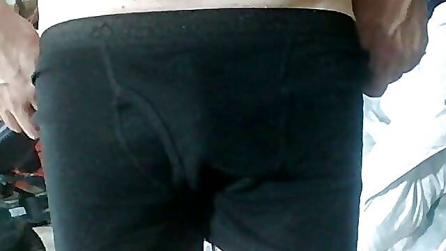 Masturbation in the garage3
