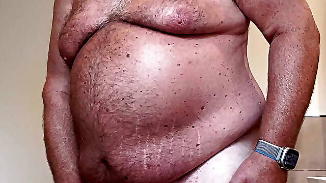 I fat perverted pig drink my piss and jerk my cock empty