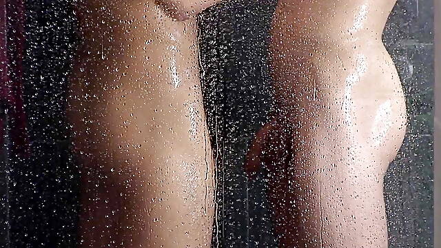 Shower cock sucking with horny gay boys