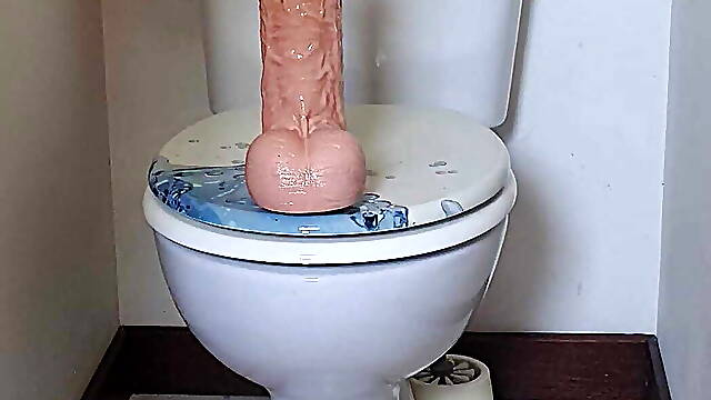 I stretch my anus with my big dildo