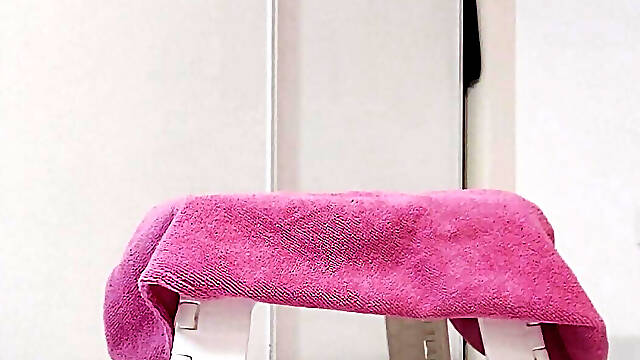 Extreme anal dilation, 14cm in diameter