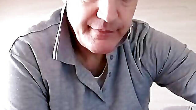 A Long Masturbation with a Nice Piss in the Glass Cup