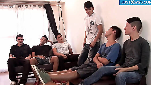 Gay gangbang with blowbang and extreme cumshots
