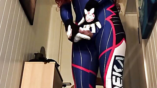 DVA Overwatch cosplay