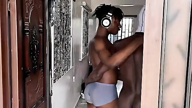 I Invited a Top Friends of Mine to Come Fuck the Hail off Me but He Wasnt Capable so I Turned Him Down and Fuck Him to Show How