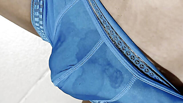 My dick feel so hot ,I wan love and ppl love me