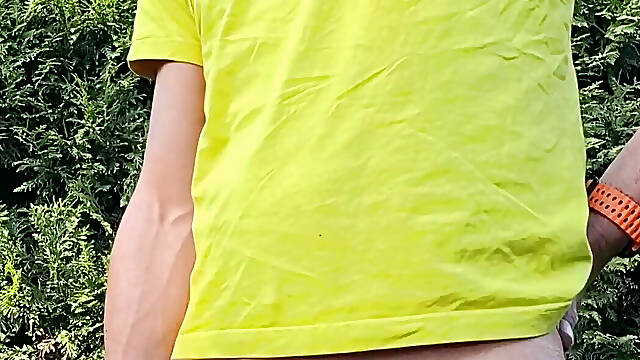 Skinny boy Huge piss, ruined orgasm while pissing. Huge accidently handsfree cumshot