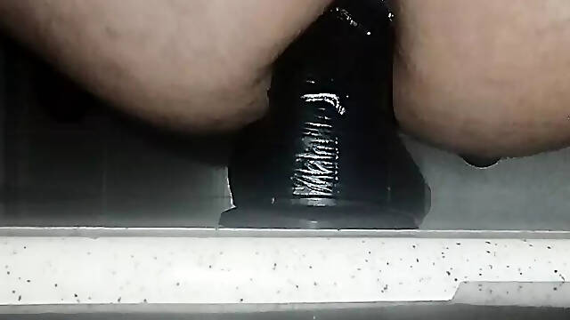 Anal ( secret shooting ) layd_yaren black dildo experience