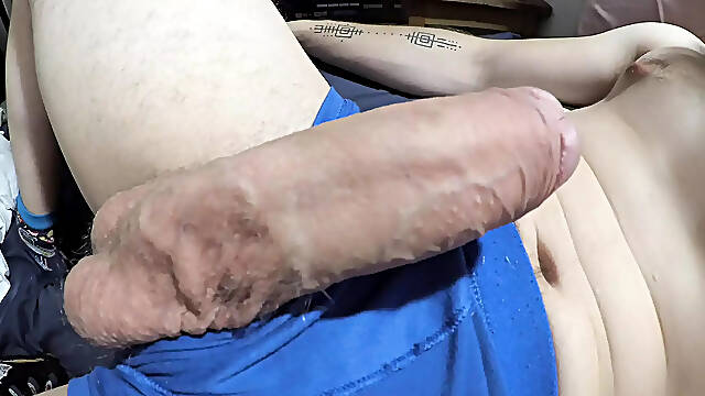 COMPILATION OF THE FATTEST COCK IN XHAMSTER, THE MOST MASSIVE BULLFIGHTS. THIS MODEL HAS A BIG DICK HELP HIM GO VIRAL!