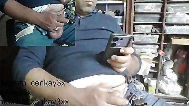 Master Daddy Is on Live Broadcast