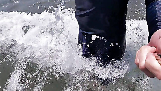 Surfer gets erect in his for the pleasure of the people