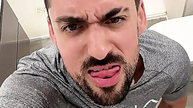 Hot daddy jerks off and cum no hands