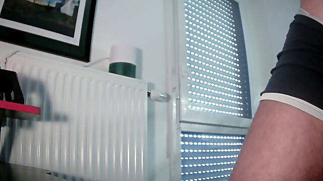 With my boxers I get hard and give my juice quickly