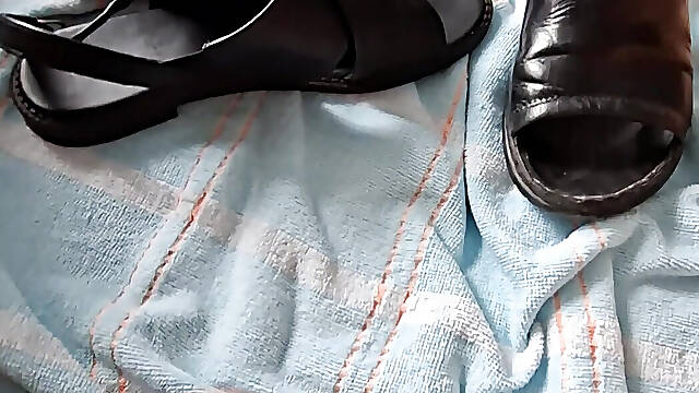 I fuck my wifes leather sandal.
