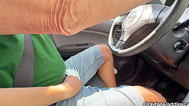 Daddy gets horny in the car 🚘