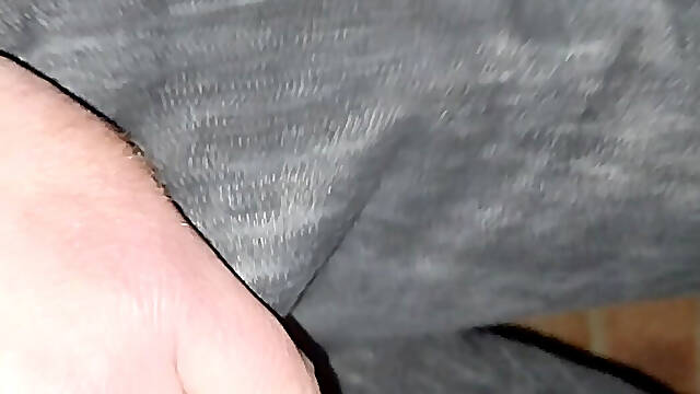 My trousers steam as i piss my pants on a cold frosty morning