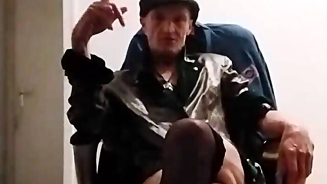 Glam striptease total !!