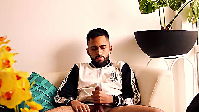 Enjoy this hot jerk off sesh with me and eat your cum at the end pretending its mine