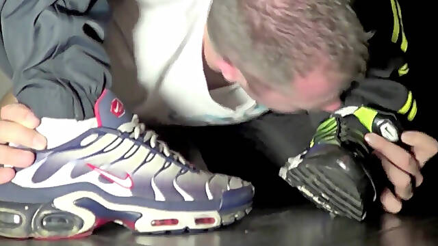 Fucked in sneaker by the 2 badboys friend of Malik