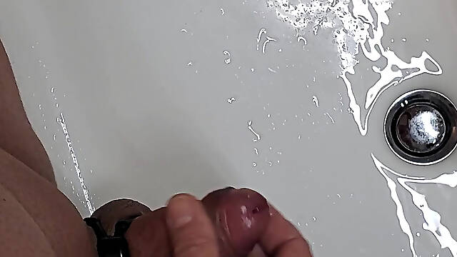 Morning piss, wanking &amp; cum