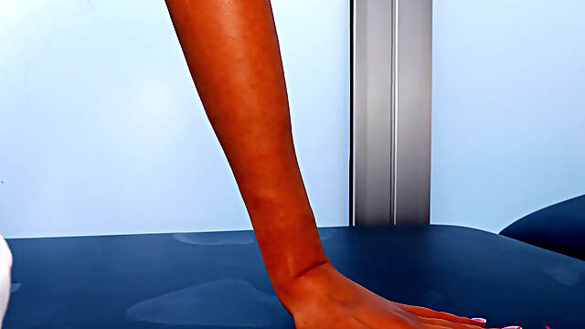 Sintwin, a real doll doctor, visits her patient. Use the code MayaandLuca to get a discount.