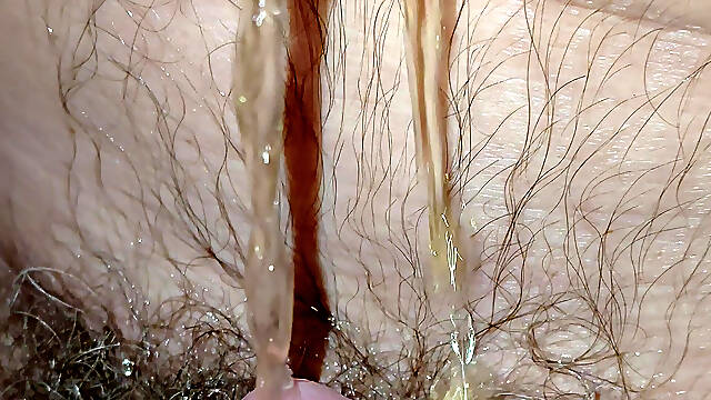 In der Wanne angepisst