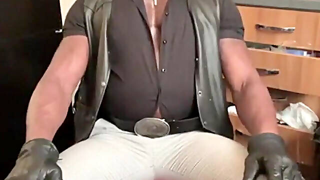 Hot Mature Bodybuilder Smoking &amp; Nipple Play Session