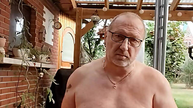 Dildofun auf der Terrasse