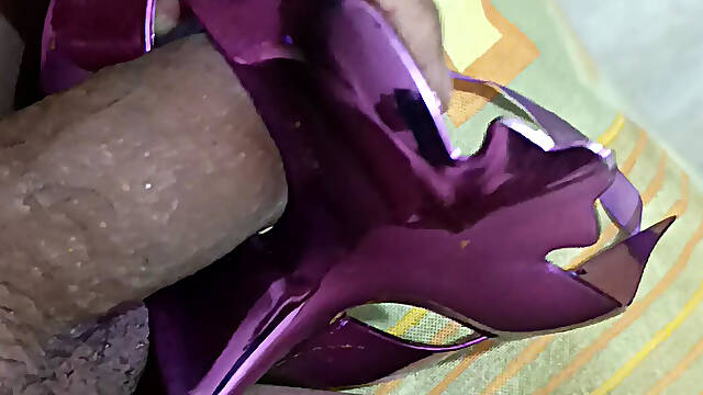 I masturbate in my room wearing a very flashy mask until my dick starts to get hard.