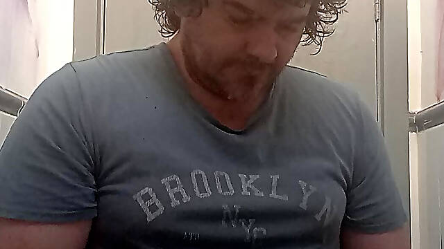 Bear in Chastity Trying Public Exposure