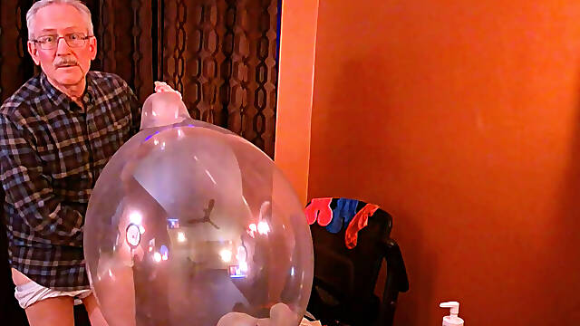 152) Three Big Round Balloons Popped by Looner Daddy
