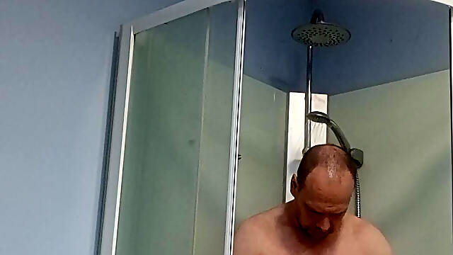 I love showing myself naked and imagining that your wife is fingering herself while looking at me