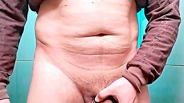 Play in my dick and pee water