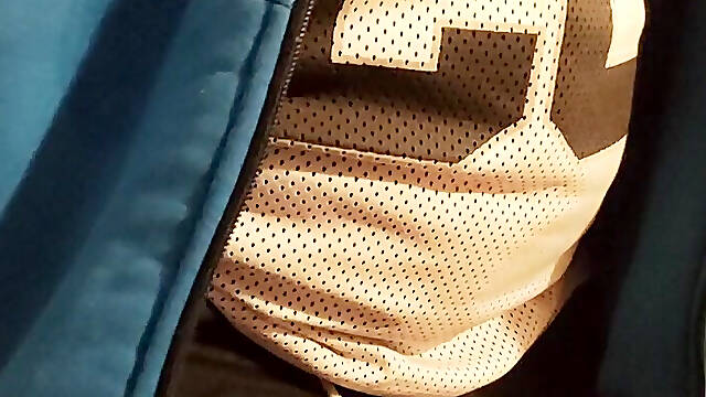 DirTyJunkBro pissing in bed and sniffing socks