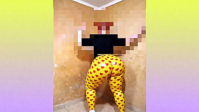 Big-assed, bouncing, rich butt 2