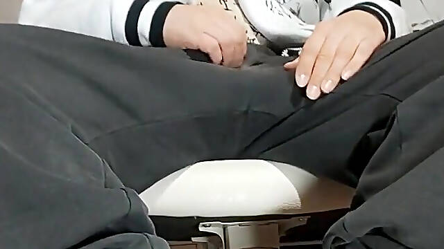 Dirtyjunkbro Uses an Artificial Pussy and Cumrein.