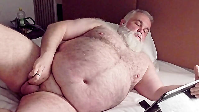 Jerking off in Bremen