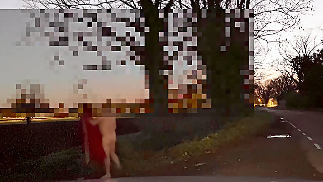 Naked with my bum in the air when the van passes