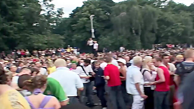 EU sluts dancing naughty in the crowds