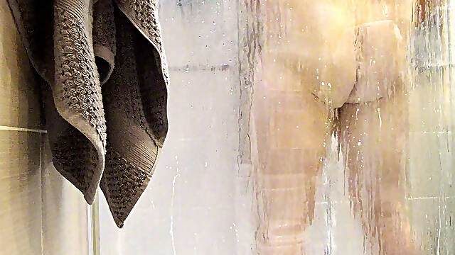 Shower vlose up. Amateur dick show