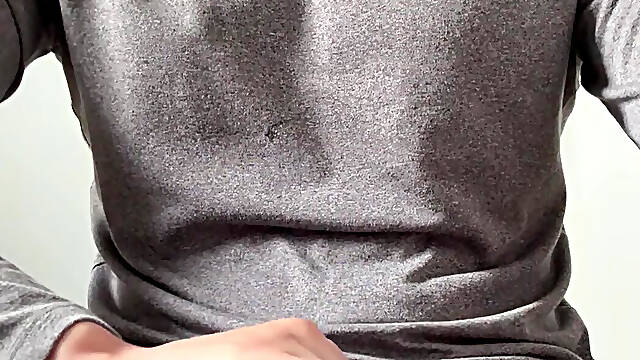 [Massive Ejaculation] Japanese Woman Shows Off Her Physique and Huge