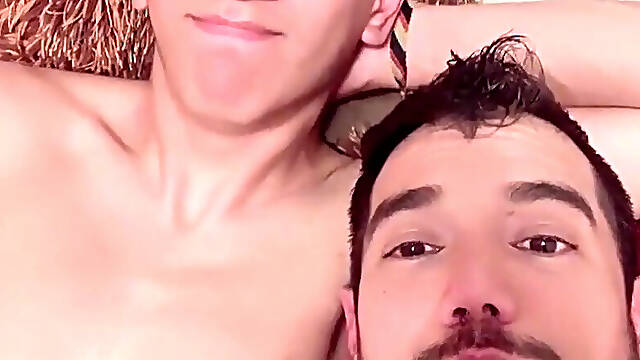 Cutie Str8 Gets a Nice Head in Bed