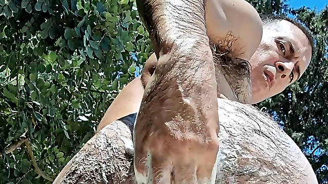 I would like someone to wash me and then fuck my hairy ass