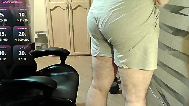 Cam jock teasing and squatting