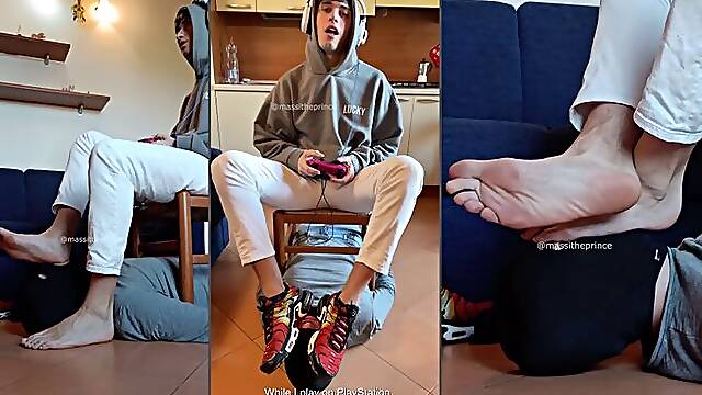 Be my footrest while I play videogames ( 4K )