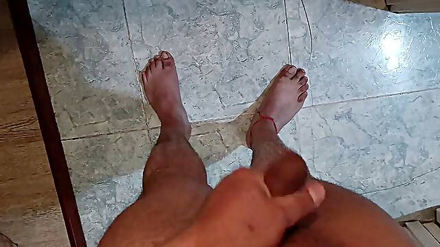 I wank off nude in the hotel apartment before showering